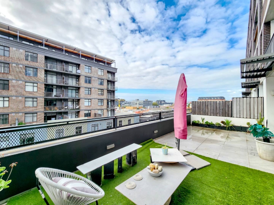 2 Bedroom Property for Sale in Woodstock Western Cape
